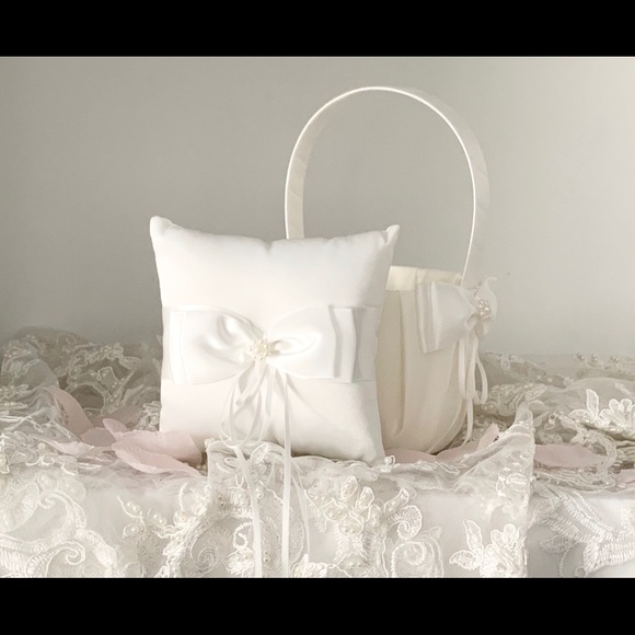 Ivory Satin Flower Girl Basket & Pillow Set - Picture 1 of 8